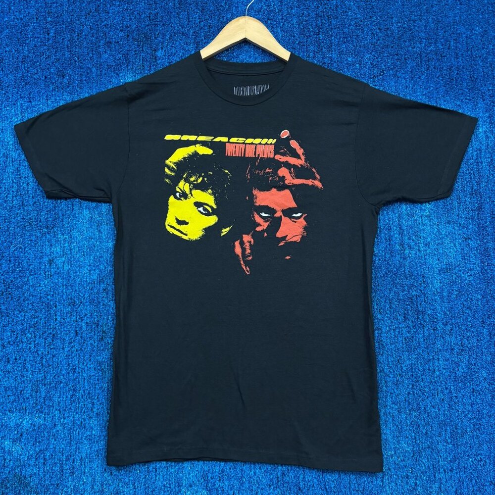 Twenty One Pilots Breach Red & Yellow Group Poster Duo Tee M